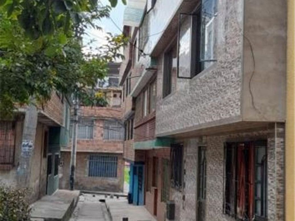 Casa de 9 alcobas en venta en Diana Turbay, Bogotá, 280 m² · foto 2 de 20