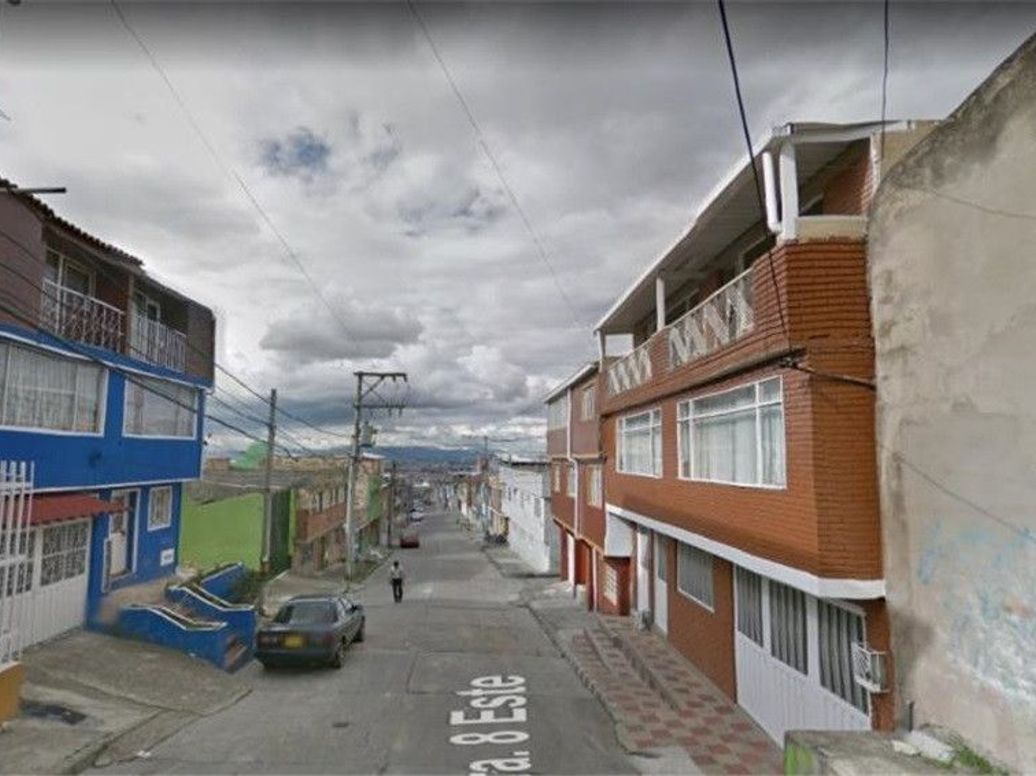 Casa de 14 alcobas en venta en Santa Ines, Bogotá, 651 m² · foto 2 de 3