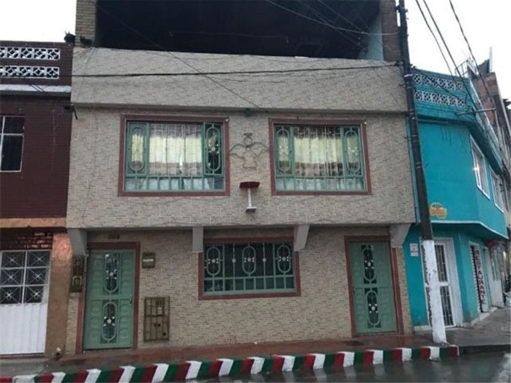 Casa de 12 alcobas en venta en San Pablo, Bogotá, 360 m² · foto 3 de 3