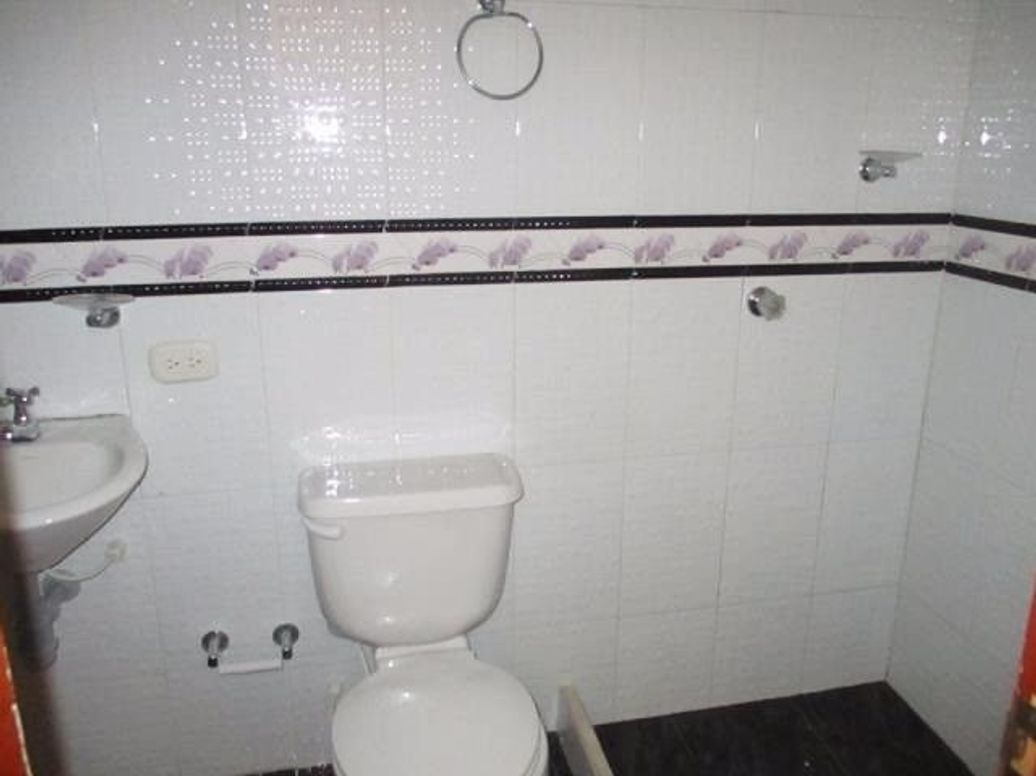Casa de 10 alcobas en venta en Diana Turbay, Bogotá, 250 m² · foto 13 de 20