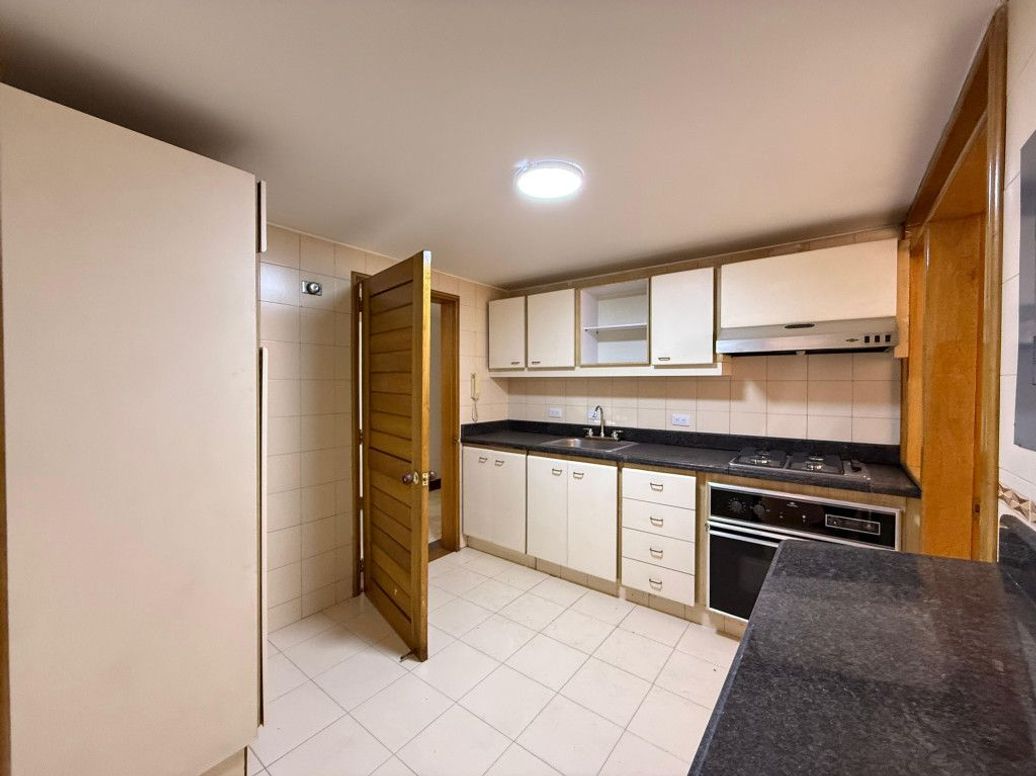 Apartamento de 3 alcobas en venta en Chico Norte Et. Iii, Bogotá, 140 m² · foto 4 de 17