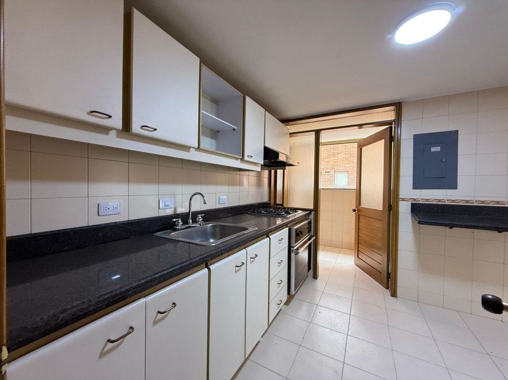 Apartamento de 3 alcobas en venta en Chico Norte Et. Iii, Bogotá, 140 m² · foto 5 de 17
