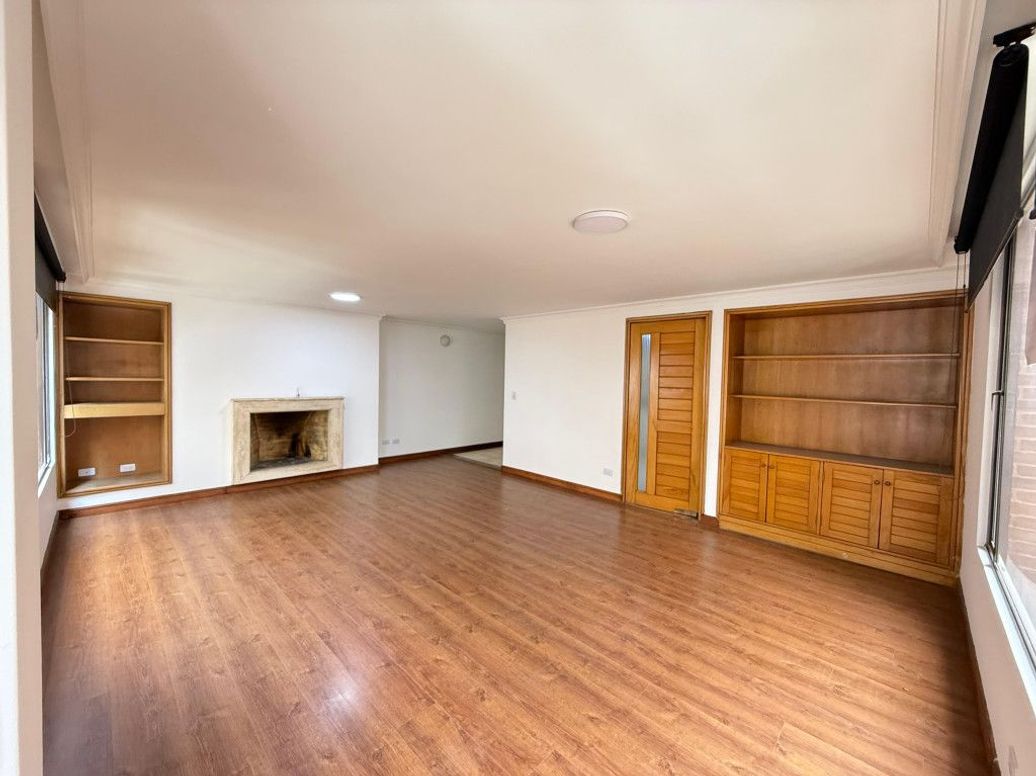 Apartamento de 3 alcobas en venta en Chico Norte Et. Iii, Bogotá, 140 m² · foto 3 de 17