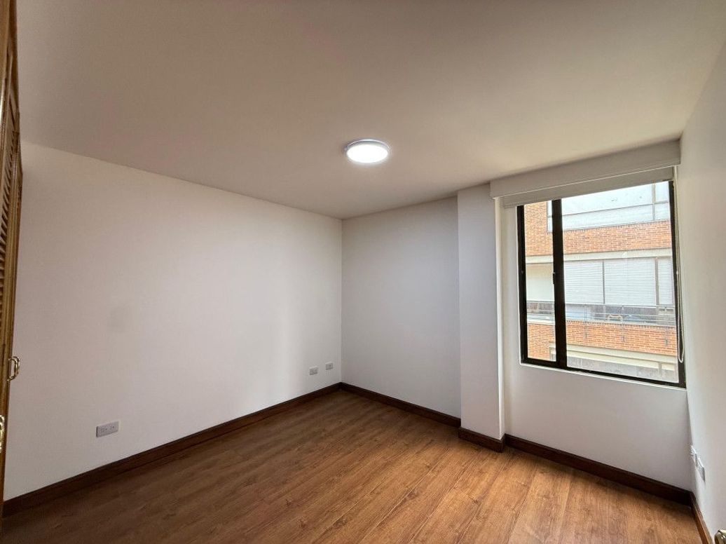 Apartamento de 3 alcobas en venta en Chico Norte Et. Iii, Bogotá, 140 m² · foto 10 de 17