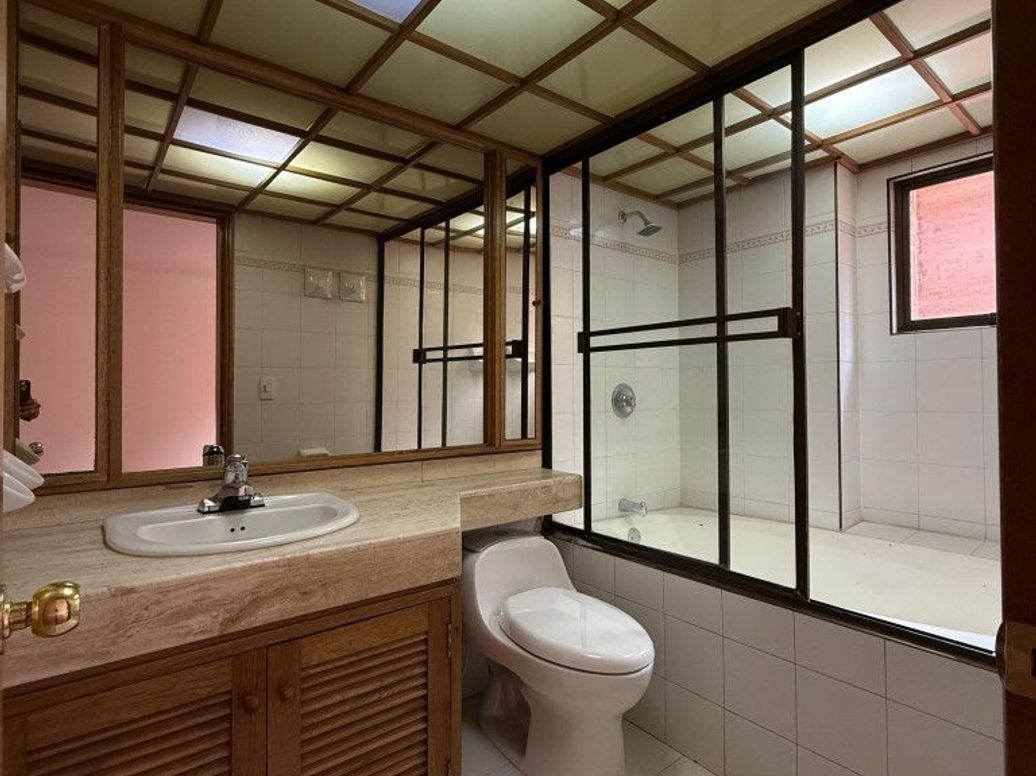 Apartamento de 3 alcobas en venta en Chico Norte Et. Iii, Bogotá, 140 m² · foto 15 de 17