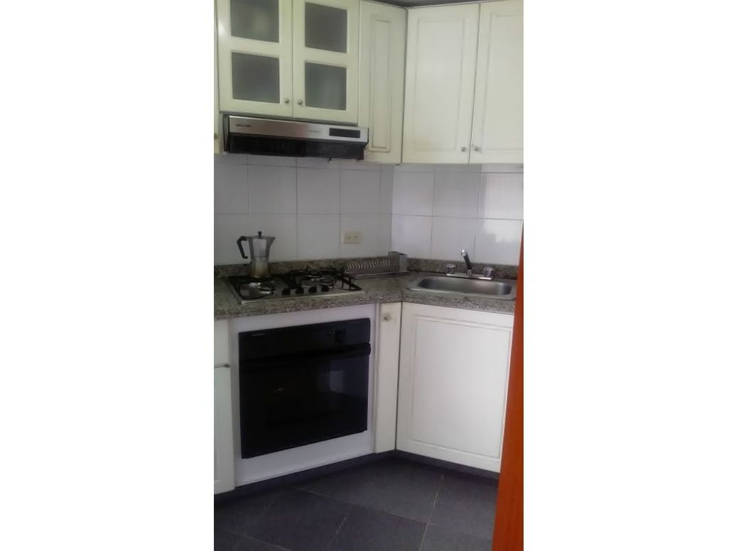 Apartamento de 3 alcobas en venta en Ciudad Salitre Occidental, Bogotá, 65 m² · foto 5 de 12
