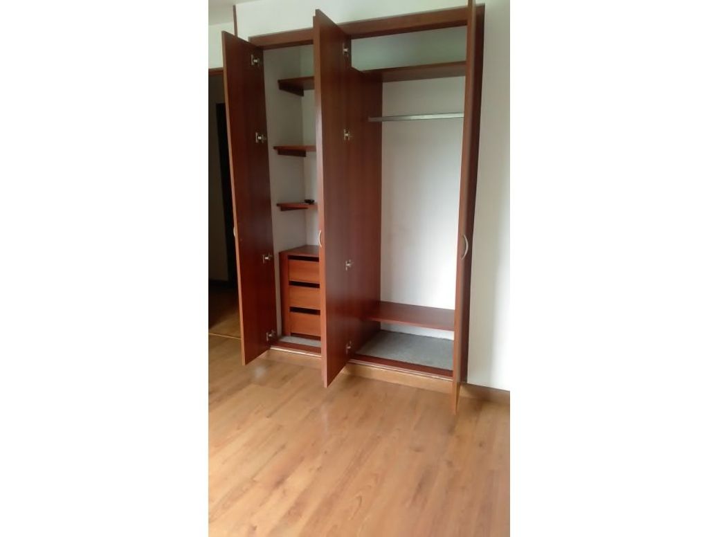 Apartamento de 3 alcobas en venta en Ciudad Salitre Occidental, Bogotá, 65 m² · foto 2 de 12
