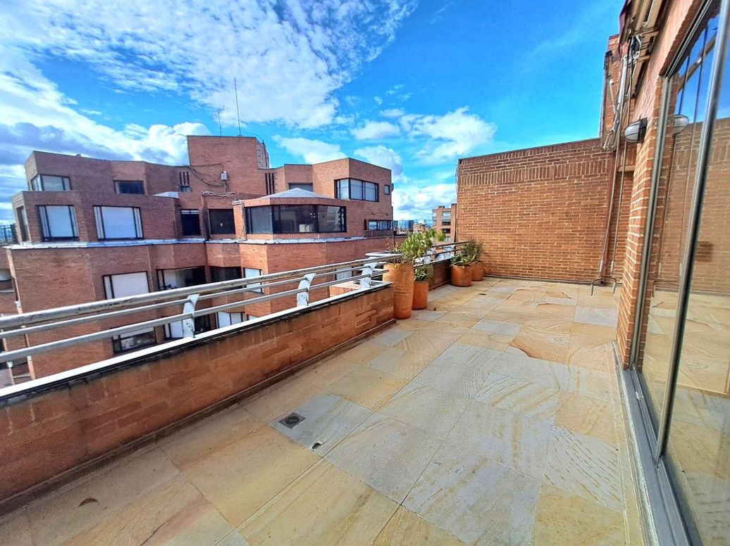 Apartamento de 3 alcobas en venta en La Porciuncula, Bogotá, 460 m² · foto 3 de 16