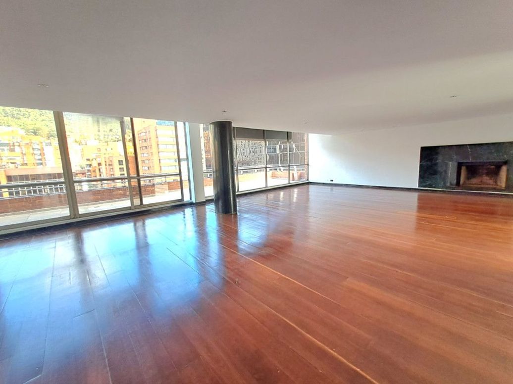 Apartamento de 3 alcobas en venta en La Porciuncula, Bogotá, 460 m² · foto 2 de 16