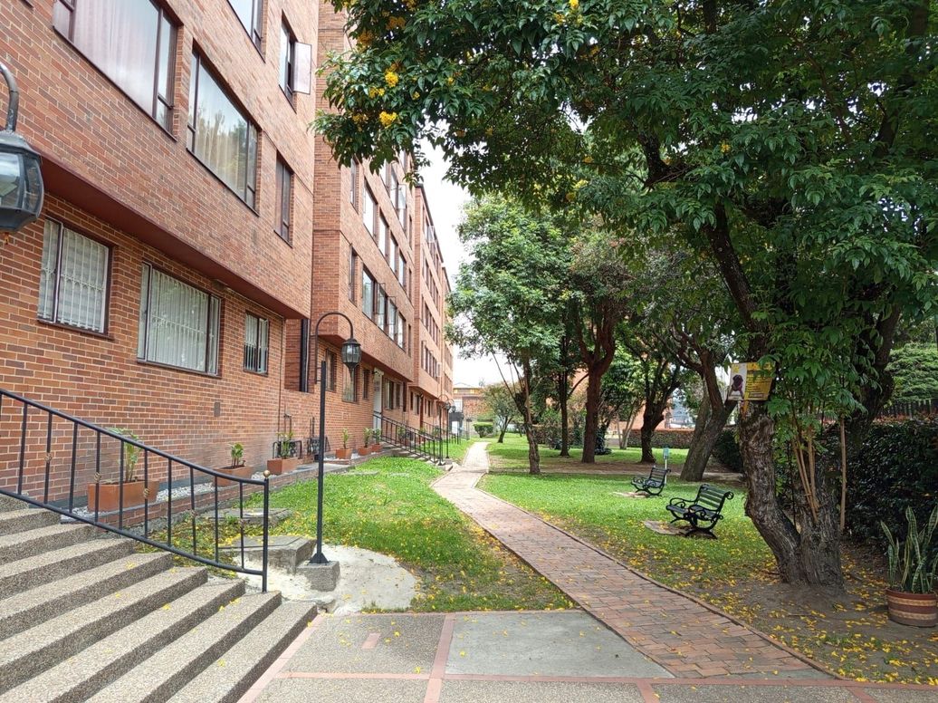Apartamento de 3 alcobas en venta en Mtf Angela 2, Bogotá, 58 m² · foto 2 de 20