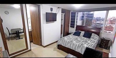 Espectacular aparta estudio tipo loft para arriendo AMOBLADO ubicado en el sector de chapinero central, te permite disfrutar de espacios amplios, comodos y luminosos, ya que cuenta con una excelente ventilacion. Tiene un area de 24 metros cuadrados, 1 alcoba, cocina integral, 1 bano, 1 closet, zona de ropas, luces led , pisos en ceramica, con cama doble, tv, zona de comedor, los servicios estan incluidos en el  canon. Esta cerca de todo lo que necesitas, supermercado exito y Oxxo, estaciones de servicio y SITP, banco de Bogota y Bancolombia, universidades santo tomas. Esta cerca de avenidas principales , calle 72 y 85 y carreras , 7, 9y 11.  