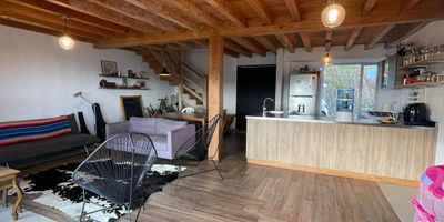 Vive en armonia con la naturaleza en Guarne! Casa campestre de 130 metros cuadrados, ubicada en un entorno tranquilo y rodeado de naturaleza.

Caracteristicas:
- 2 pisos con espacio para vivir y disfrutar
- 2 banos para satisfacer tus necesidades
- Sala y comedor para disfrutar de momentos especiales
- Ubicacion privilegiada en Guarne, ideal para escapar del estres y vivir en contacto con la naturaleza

Una casa campestre ideal para vivir con tranquilidad y estilo! Quieres conocer mas sobre esta propiedad? Contactanos!