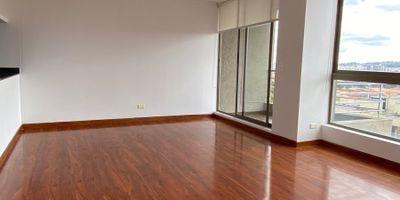 EXCELENTE APARTAMENTO, MUY ILUMINADO, EXTERIOR, 3 ALCOBAS, 3 BAÑOS, SALA COMEDOR AMPLIA, BALCÓN, COCINA AMPLIA, ZONA DE LAVANDERIA, SE ENTREGA CON CORTINAS EN SAA Y BLACK OUT EN ALCOBAS, UN GARAJE, CONJUNTO CERRADO.
