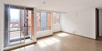 Apartamento en venta quinto piso con ascensor. Cuenta con dos alcobas con closet dos baños sala comedor con balcón, cocina integral con barra y zona de lavandería cuenta con parqueadero propio y deposito   Conjunto con zonas húmedas como piscina climatizada sauna turco gimnasio salones sociales salón de juegos parqueadero para visitantes parque para niños. El conjunto está ubicado A pocas cuadras de la avenida Ciudad de Cali transporte sitp estación de Transmilenio transversal 86 centro comercial Tintal plaza con vías de acceso a castilla Av. Boyacá calle 13 clínicas colegios tienda supermercados NS