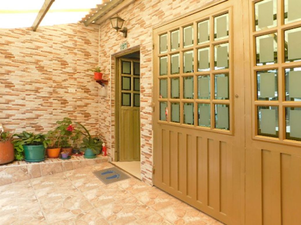 Casa de 3 alcobas en venta en Laguneta, Bogotá, 144 m² · foto 3 de 20
