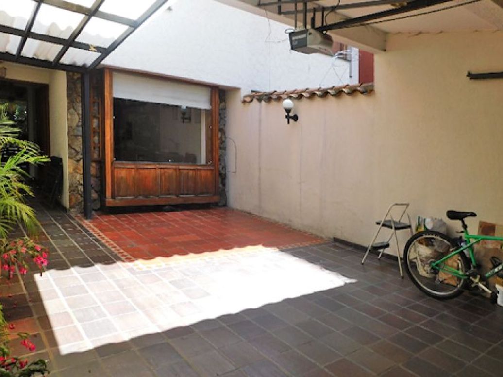 Casa de 4 alcobas en venta en San Patricio, Bogotá, 318 m² · foto 2 de 20