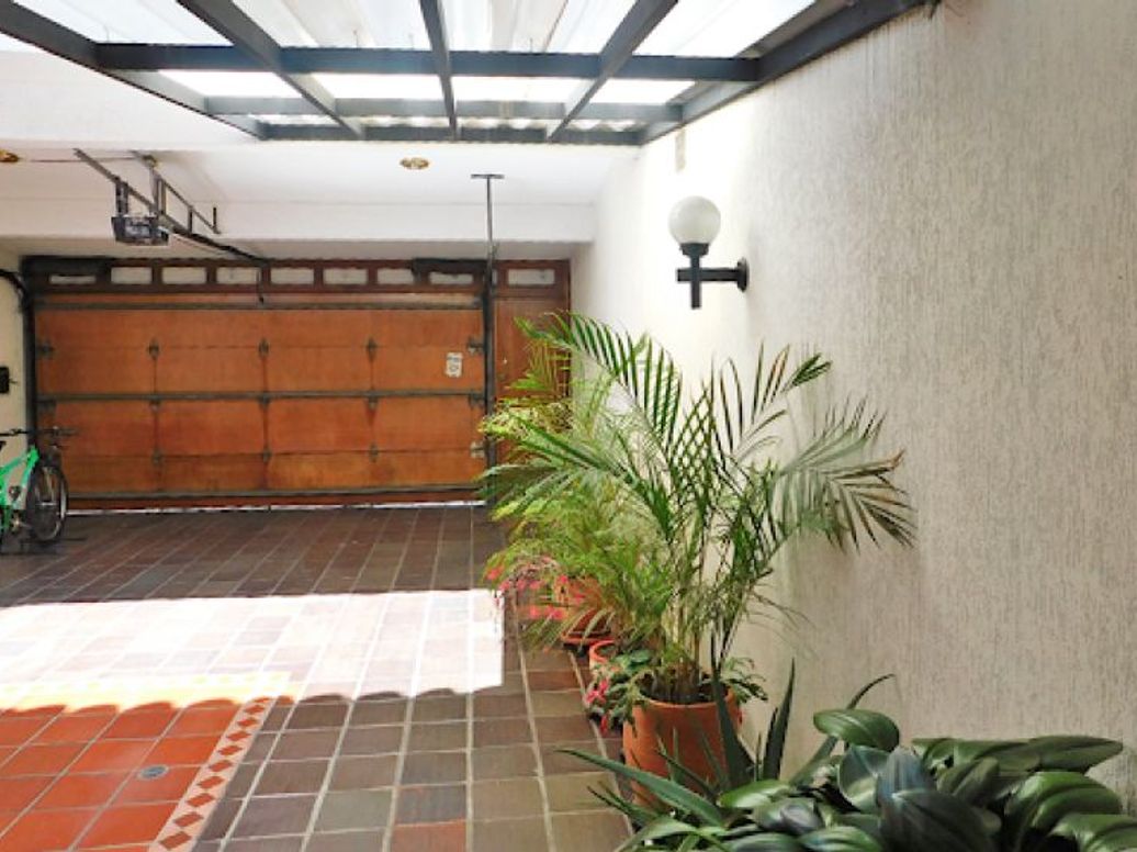 Casa de 4 alcobas en venta en San Patricio, Bogotá, 318 m² · foto 3 de 20