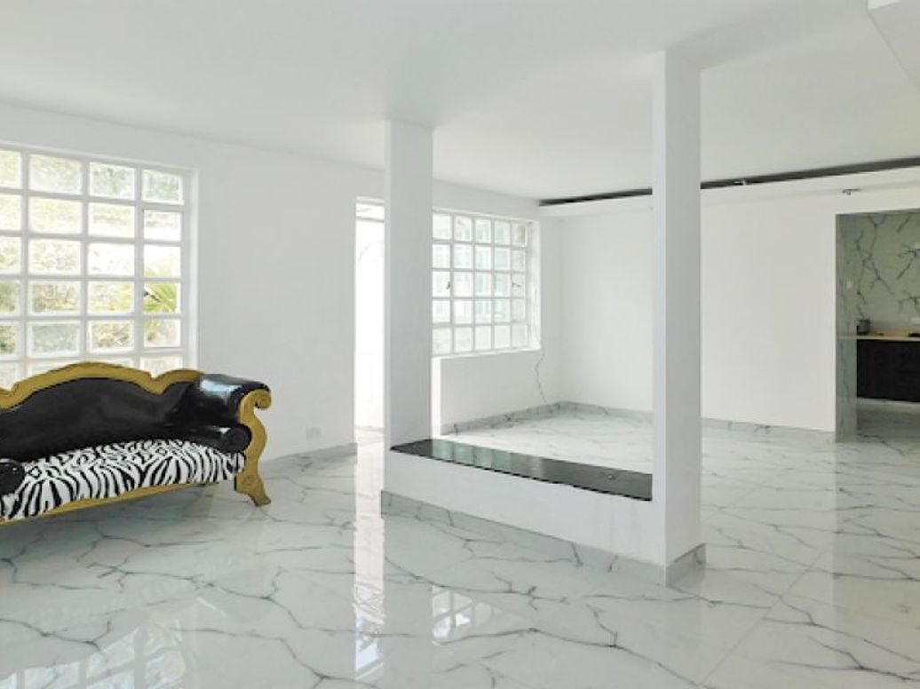 Casa de 4 alcobas en venta en Pardo Rubio, Bogotá, 394 m² · foto 2 de 20