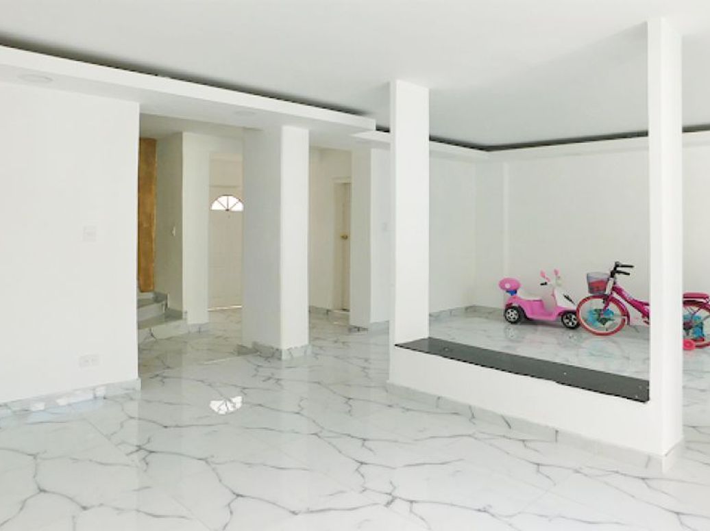 Casa de 4 alcobas en venta en Pardo Rubio, Bogotá, 394 m² · foto 3 de 20