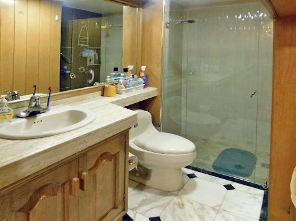 Apartamento de 3 alcobas en venta en Santa Barbara Occidental, Bogotá, 127 m² · foto 18 de 20