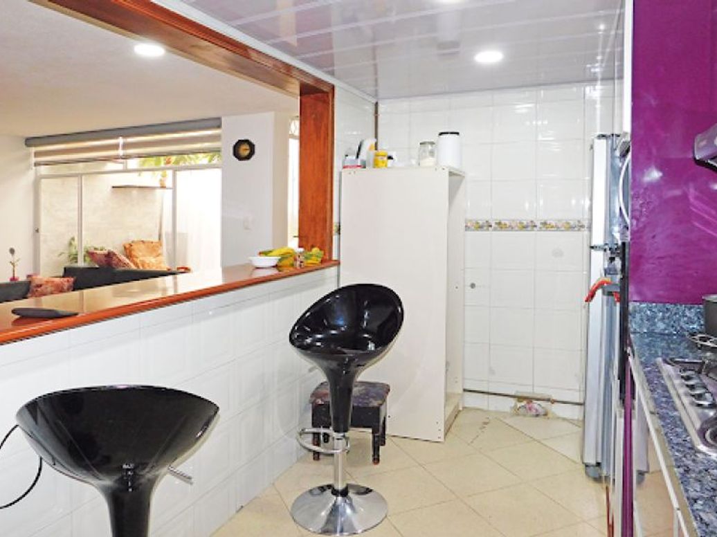 Casa de 7 alcobas en venta en Polo Club, Bogotá, 233 m² · foto 9 de 20
