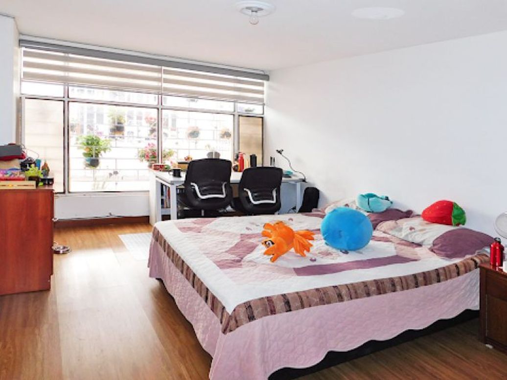 Casa de 7 alcobas en venta en Polo Club, Bogotá, 233 m² · foto 11 de 20