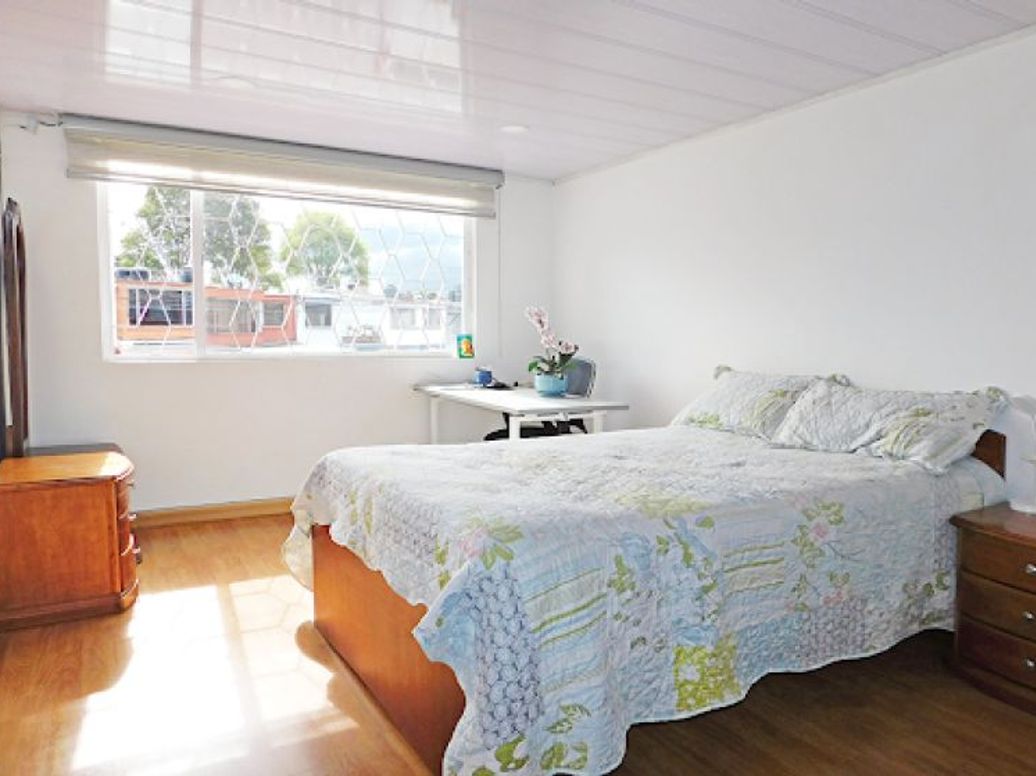 Casa de 7 alcobas en venta en Polo Club, Bogotá, 233 m² · foto 13 de 20