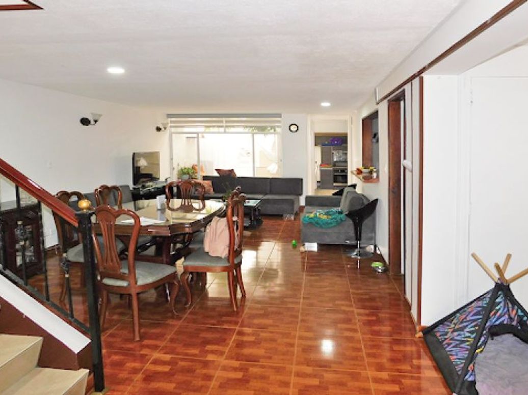 Casa de 7 alcobas en venta en Polo Club, Bogotá, 233 m² · foto 6 de 20