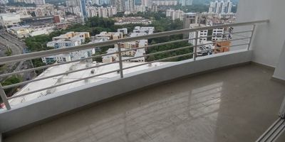 apto Vista Azul Campestre, cocina integral, zona de ropas, sala comedor, balcón, hall de televisión tres alcobas todas con closet y la principal con baño, baño auxiliar, zona social completa, ascensor, parqueadero, depósito.