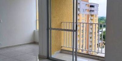 Se  arrienda apartamento ubicado en el conjunto residencial Toscana 70 barrio Brisas de los Álamos. Cuenta con área de 75 mt2. Cuenta con sala comedor, cocina integral 2 habitaciones, 2 baños, zona vestier en habitación principal. balcón, piscina para adultos y niños, zona verde, zona infantil, gimnasio, salón social y parqueadero en sótano.