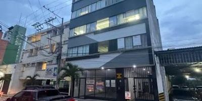 Valor Admón. $1.020.000 No. De Edificios 1 Unidades por piso 5 y 1 en quinto y
primer piso
Número de pisos 15 Total de unidades 16 Ubicación del
inmueble Exterior
Portería X Zonas verdes Club House
Vigilancia privada X Shut de basuras X Bomba Eyectora
Tanque de agua X Citófono X Gimnasio
Cancha múltiple Aire
Acondicionado Golfito
Juegos infantiles Cancha de squash Salón social
Equipo de presión X BBQ Sauna
Turco Calefacción Piscina
Bicicletero Garajes visitantes X Planta eléctrica X
Ascensor No. Ascensores Otra
Vacancia 5% Altura libre 2,5 m No. Total de
parqueaderos 10 Aprox