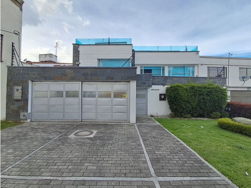 Casa de 4 alcobas en venta en Los Andes, Bogotá, 750 m² · foto 2 de 20