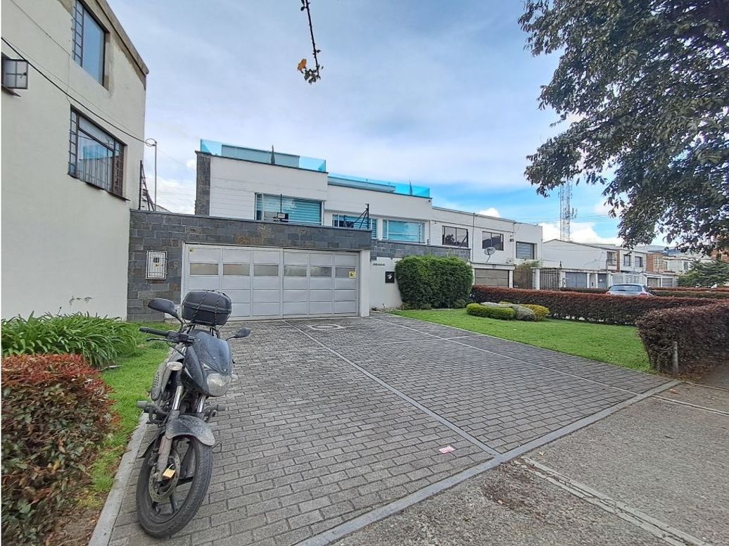 Casa de 4 alcobas en venta en Los Andes, Bogotá, 750 m² · foto 3 de 20