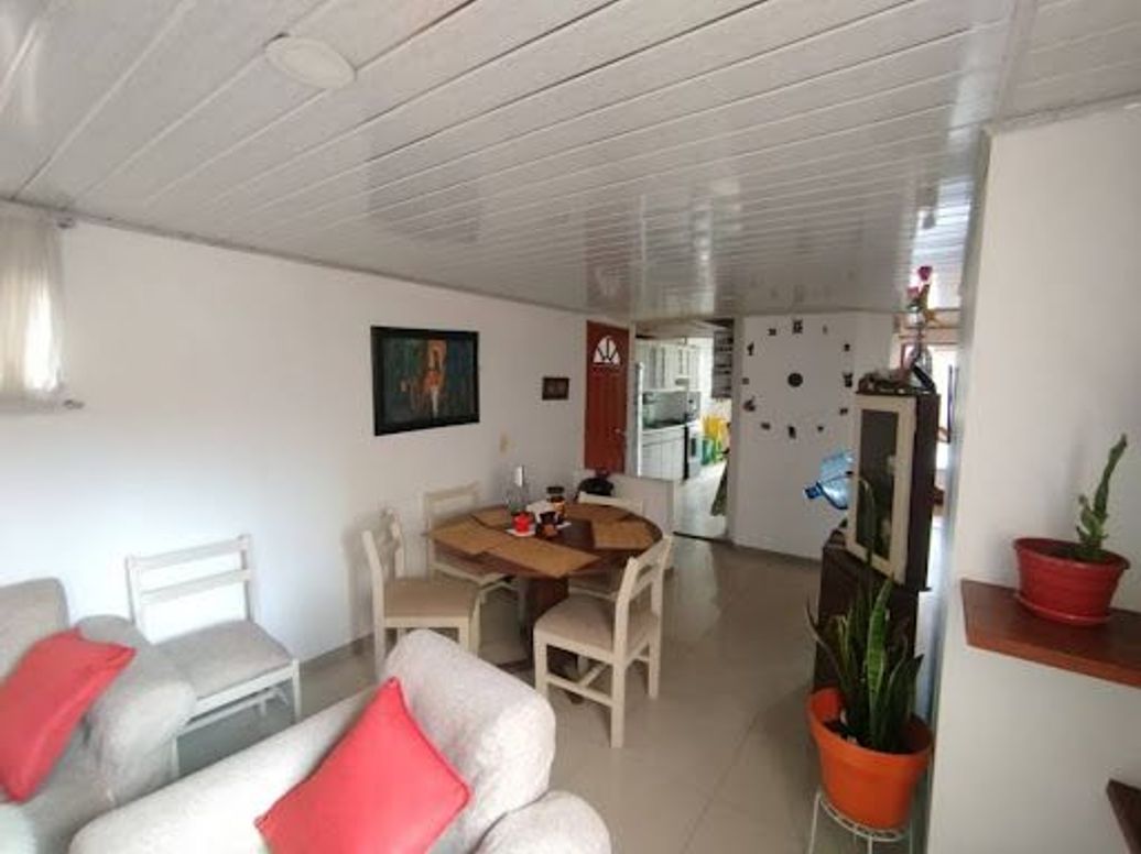 Apartamento de 3 alcobas en venta en Villas De Granada, Bogotá, 65 m² · foto 4 de 19