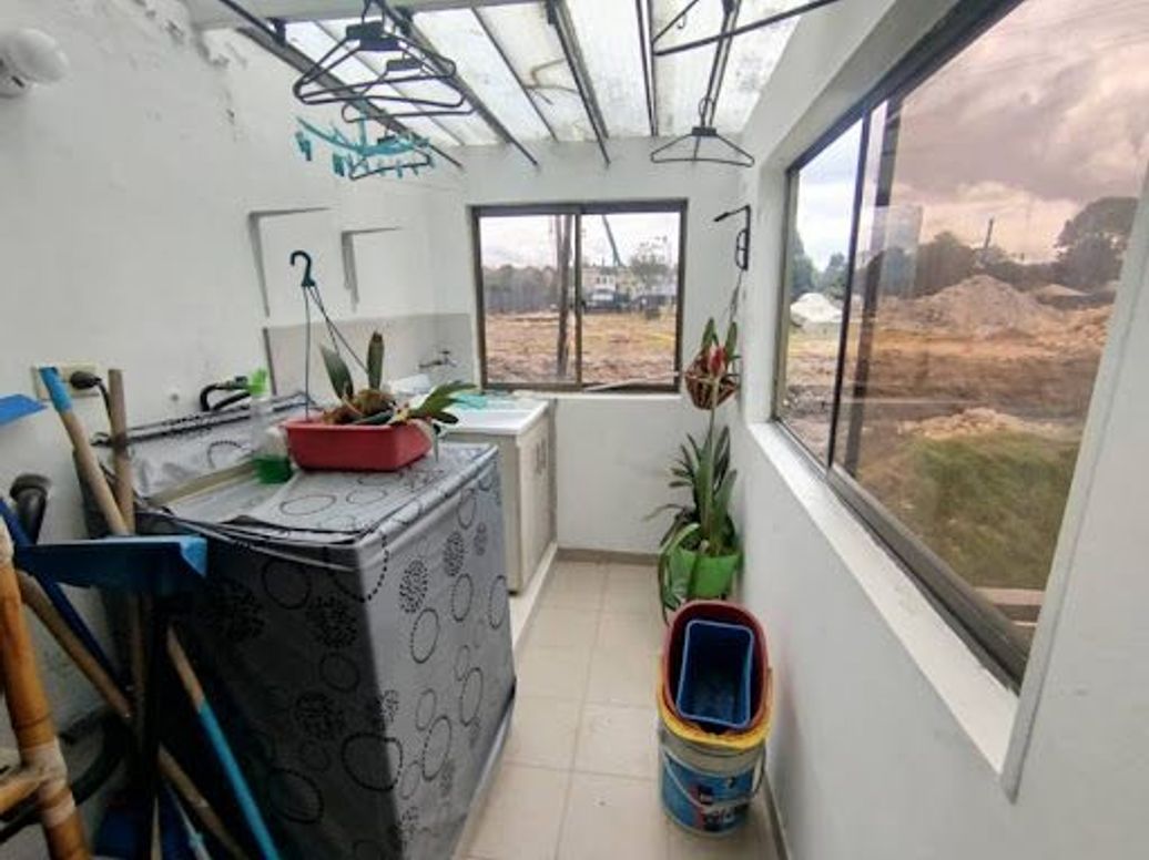 Apartamento de 3 alcobas en venta en Villas De Granada, Bogotá, 65 m² · foto 11 de 19