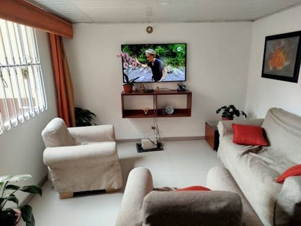 Apartamento de 3 alcobas en venta en Villas De Granada, Bogotá, 65 m² · foto 2 de 19