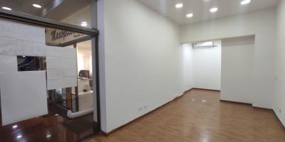 Venta de local en Centro Comercial Unión , con área de 28.64 m2, espacio abierto, baño, fachada en vitrina, aire acondicionado, piso madera laminada, luces led. Especial para venta de ropa, calzado, telecomunicaciones, agencia de viajes, entre otros.
Administración de 790.609