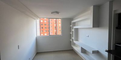 Descubre este encantador apartamento ubicado en una de las zonas más exclusivas de la ciudad. Con 2 habitaciones y 2 baños, este acogedor espacio de 50 metros cuadrados ofrece comodidad y elegancia en cada rincón. Disfruta de la tranquilidad y privacidad que brinda este hogar, ideal para parejas o pequeñas familias. Además, cuenta con 1 parqueadero para tu conveniencia. No pierdas la oportunidad de vivir en este lugar único que te brindará la calidad de vida que mereces. ¡Contáctanos para más información y agenda tu visita!