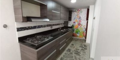 Arriendo Casa en Santa Monica de 280m2, 4 alcobas + servicio, 3 baños, sala, comedor, 2 garajes, cocina integral, patio, balcón, sala de estar.cerca a la avenida san juan, ciudadela universitarias occidente, parroquia el divino maestro.
casa para uso residencial o comercial, ideal para oficinas, consultorios, valor para uso comercial 5.500.000
para mayor información contactame.
Asesora Yenny López CEL 3245627227
COD WASI 9483463
