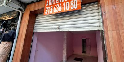 Haz realidad tu proyecto en el corazon de Sabaneta! Este local, ubicado cerca del parque principal, te ofrece una ubicacion estrategica rodeada de una gran variedad de locales comerciales que garantizan un alto flujo de personas. Ademas, su cercania a la Avenida Las Vegas, el Centro Comercial Aves Maria, la Alcaldia y Transito lo convierten en un punto clave para cualquier tipo de negocio.

Es el espacio perfecto para emprender o expandir tu idea en un entorno dinamico y lleno de oportunidades. No dejes pasar esta oportunidad unica! Contactanos hoy mismo para conocer este local y dar el primer paso hacia el exito de tu negocio.