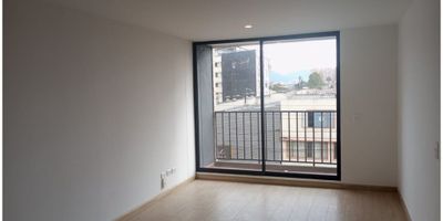 Descubre este encantador apartamento ubicado en una de las zonas más exclusivas de la ciudad. Este hogar ofrece un espacio cómodo y funcional para toda la familia. Cada rincón ha sido cuidadosamente diseñado para brindar confort y estilo. Sala-comedor con balcón. Con 3 habitaciones cada una con su closet y 3 baños, cocina abierta con comedor auxiliar. Además, cuenta con 1 parqueadero para tu comodidad. Está ubicado en un zona tranquila donde tenemos cercanía al centro comercial Bulevar Niza, bomba de gasolina, Av. Boyacá para tras milenio estaciones de Sitp cercanas, Av. 127 y Av. suba para tras milenio, centro comercial Niza donde podrá encontrar bancos restaurantes y tiendas de ropa.  Contáctanos y agenda tu cita. Hasleidy Baracaldo Cel. 316-010 8506