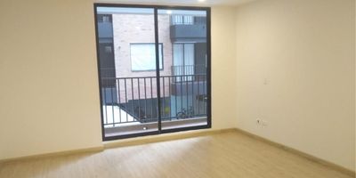 Acogedor aparta estudio con excelente ubicación e  iluminación natural. Espacio integrado, permitiendo un ambiente agradable para sus actividades,  disfrutar de la preparación de una comida con sus amigos. Fáciles vías de acceso y transporte. Se encuentra ubicado a tan solo unos minutos de la Av Las Villas  y la 127, cerca del centro comercial bulevar, bancos y la zona comercial del sector. Contáctenos y agende su cita.