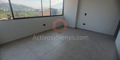 Arriendo apartaestudio en Laureles, un solo ambiente, 30 mt2, 1 alcoba, 1 closet, 1 baño, cocina integral, red de gas, calentador, zona de ropas, vista a la ciudad. Información sujeta a cambios. Las imágenes de muebles, enseres, decoración y demás elementos son una referencia. Activos y Bienes, Inmobiliaria experta en administración, arrendamiento y venta de apartamentos, casas, locales, bodegas y oficinas en el Oriente Antioqueño, Medellín y toda el área Metropolitana.