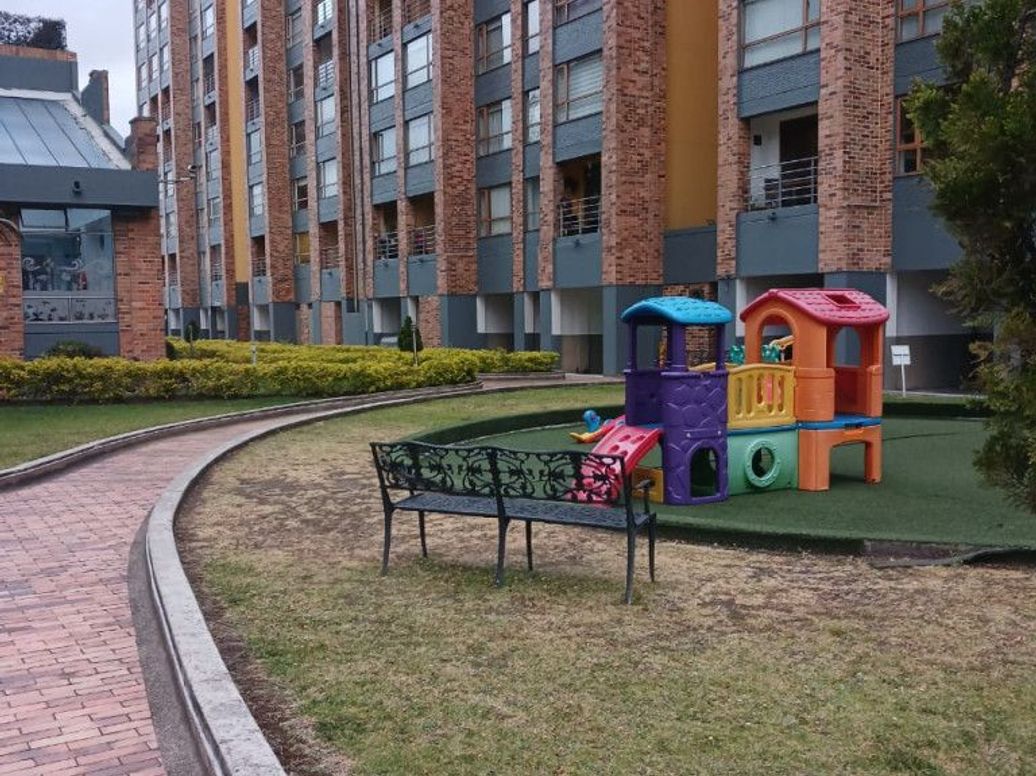 Apartamento de 3 alcobas en venta en Caobos Salazar, Bogotá, 197 m² · foto 10 de 11