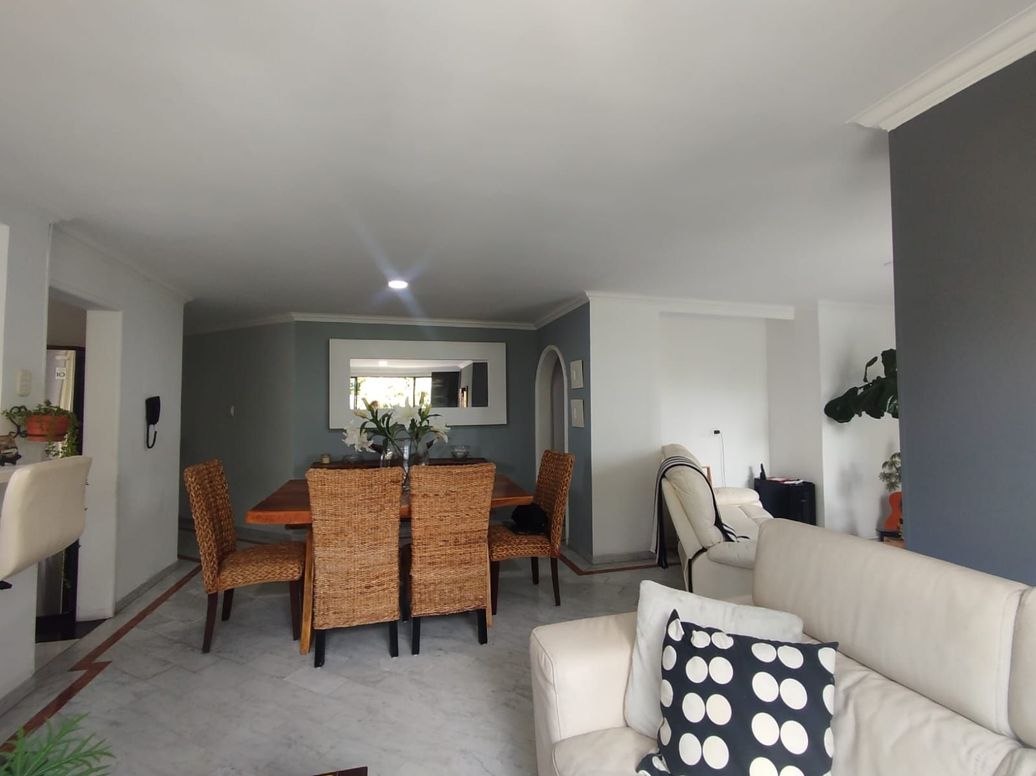 Apartamento de 3 alcobas en venta en Voto Nacional, Bogotá, 115 m² · foto 2 de 17