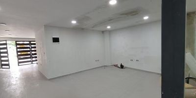 Envigado, el lugar donde tu negocio puede brillar. Este local se encuentra en un sector estrategico que combina lo residencial con lo comercial, perfecto para emprendedores, franquicias o marcas consolidadas. Aprovecha el entorno moderno, seguro y con excelente proyeccion de crecimiento. Cerca a la estacion del metro Envigado.