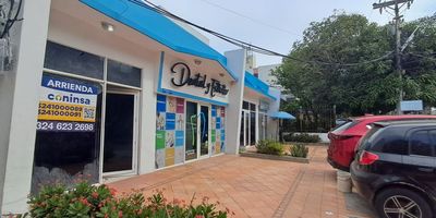 Se arrienda local en Barranquilla, en el barrio LAS DELICIAS, Atlántico. Este espacio comercial ofrece 50 m² de área, ideal para diversas actividades. Dispone de 1 baño y 1 parqueadero. Situado en estrato 4, garantiza una buena conectividad en Barranquilla. El canon de arriendo es de $2.500.000. Para conocer más detalles de este local o agendar una visita, puede contactarnos vía WhatsApp, quiero que me contacten o ver teléfonos.