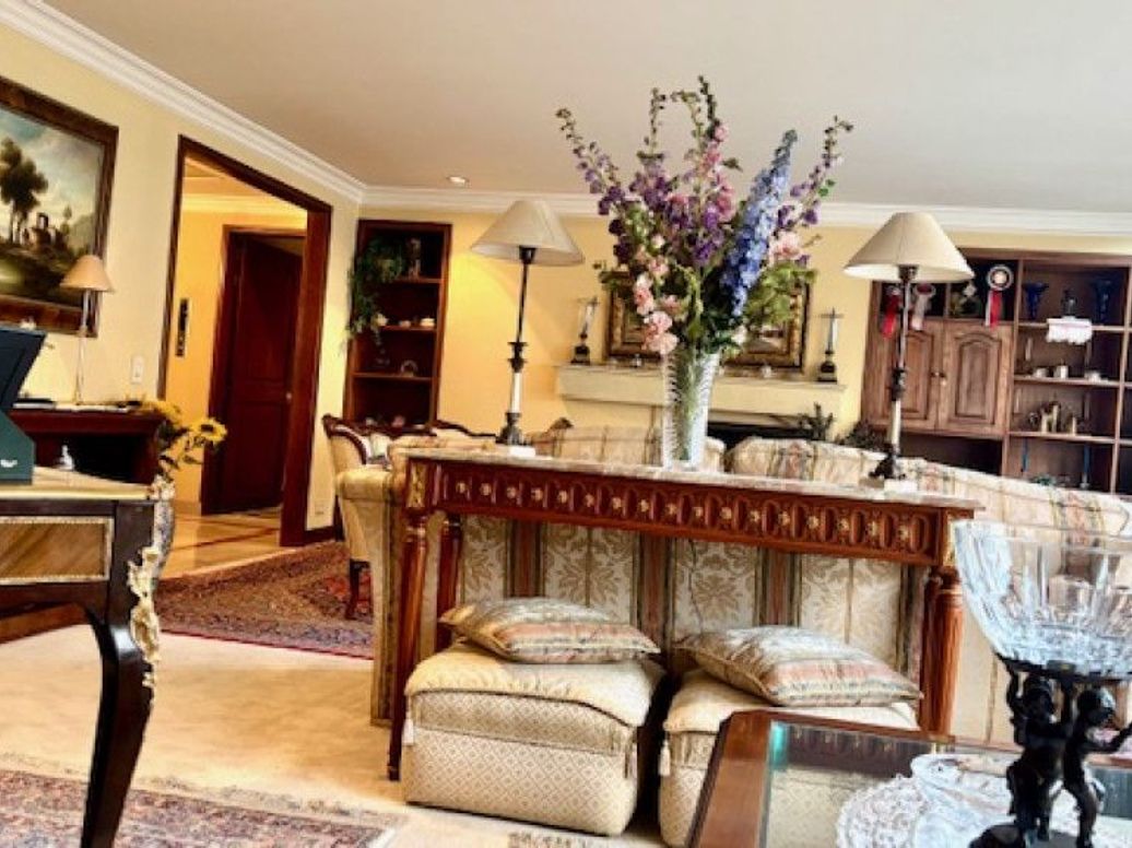 Apartamento de 3 alcobas en venta en Santa Barbara Occidental, Bogotá, 210 m² · foto 3 de 20