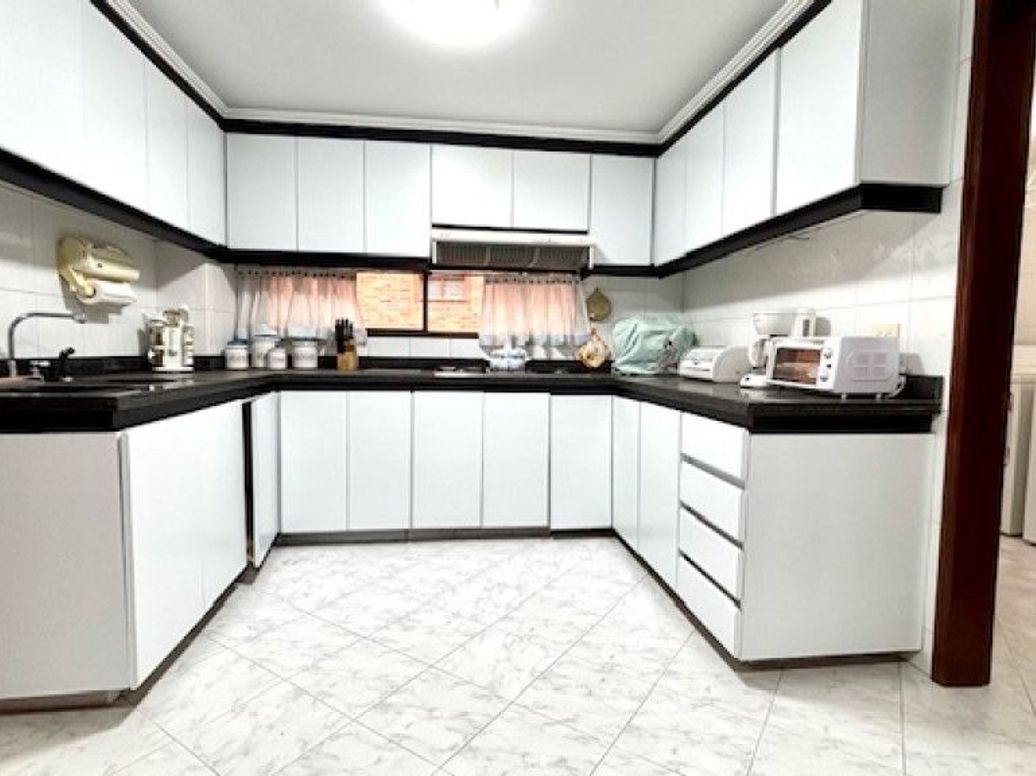 Apartamento de 3 alcobas en venta en Santa Barbara Occidental, Bogotá, 210 m² · foto 11 de 20