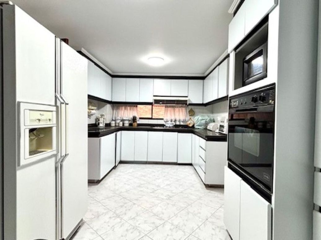 Apartamento de 3 alcobas en venta en Santa Barbara Occidental, Bogotá, 210 m² · foto 13 de 20